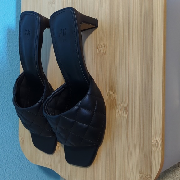 H&M Black Sandals - Picture 2 of 3